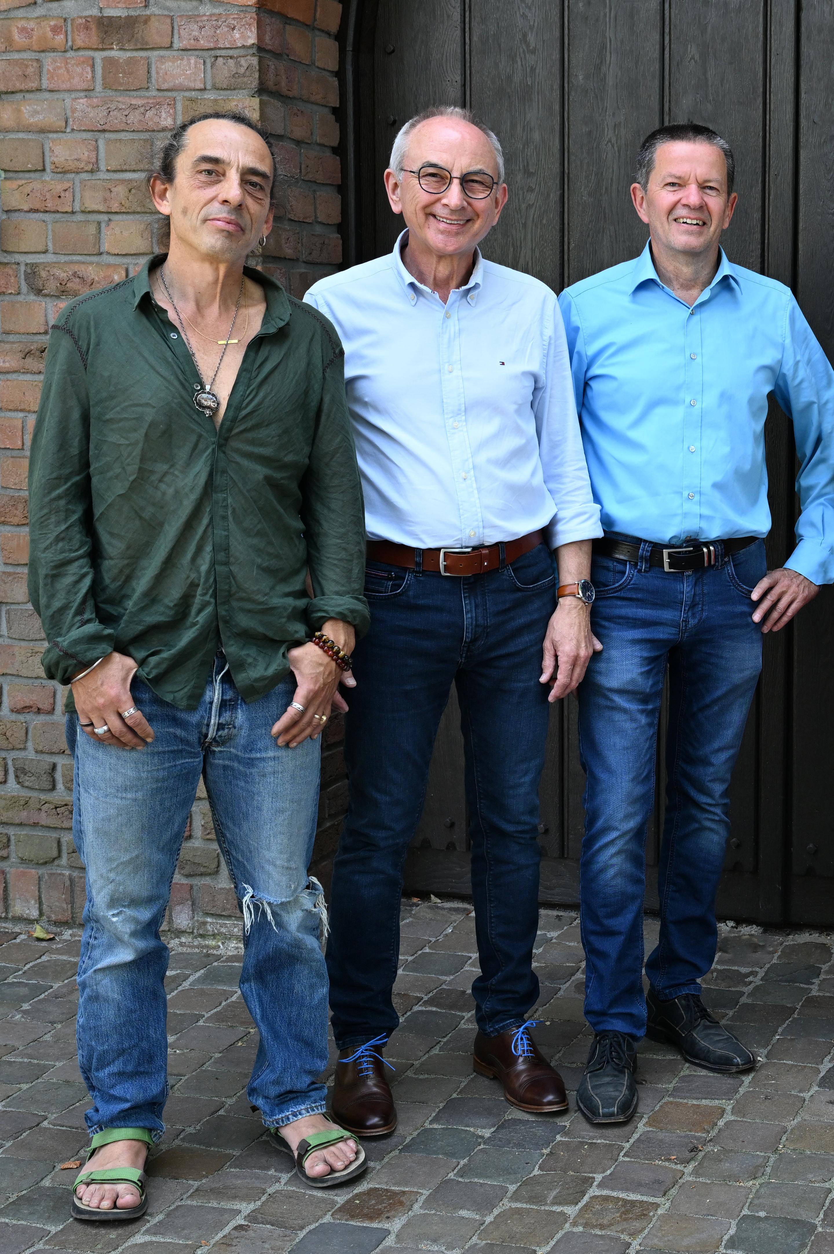 Portrait_3-Künstler_vlnr_Vasilij Plotnikov-Philip Pearce-Achim Brodde_Z8C_0765.jpg